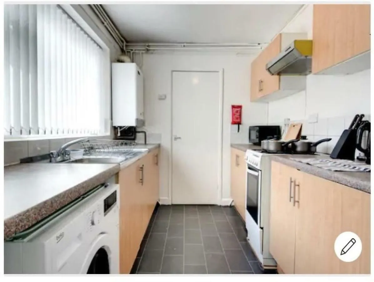 Your Nottingham Vacation, Business Apart, Parking Guest house