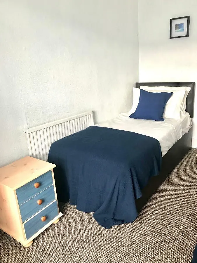 Гостевой дом Your Nottingham Vacation, Business Apart, Parking